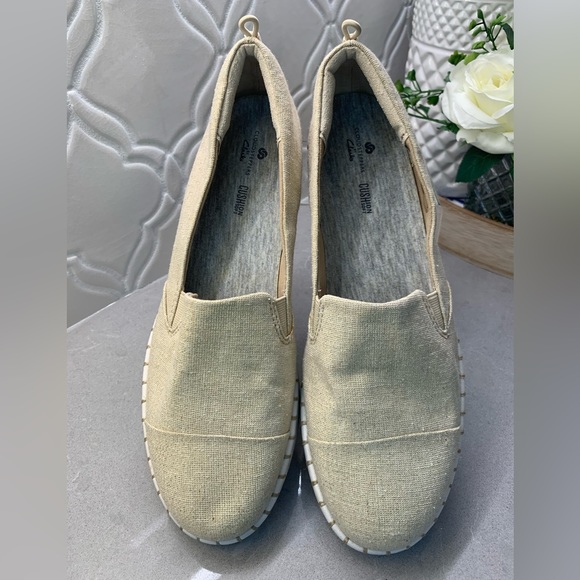 Clarks Cloudsteppers Step Glow Jade in Soft Gold Size 9M - Picture 5 of 15